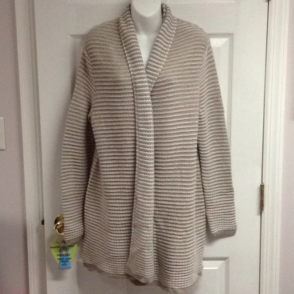 Old Navy beige cardigan sz m